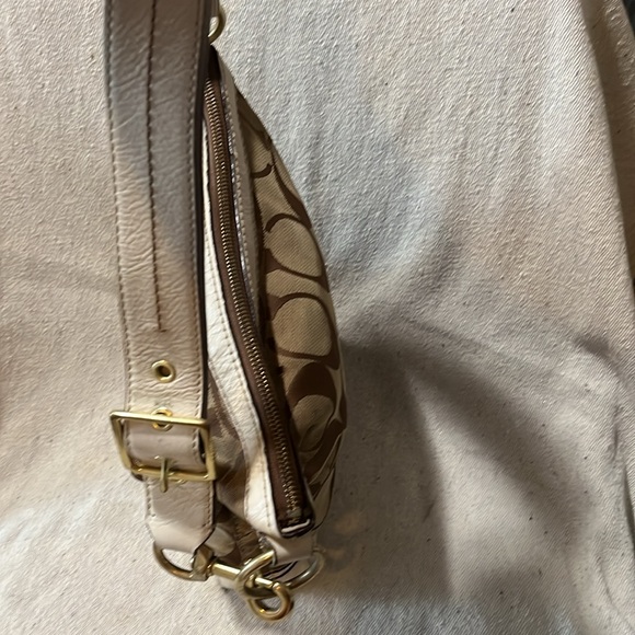 COACH Pretty Shoulder Bag With A Couple of Flaws - Picture 9 of 11